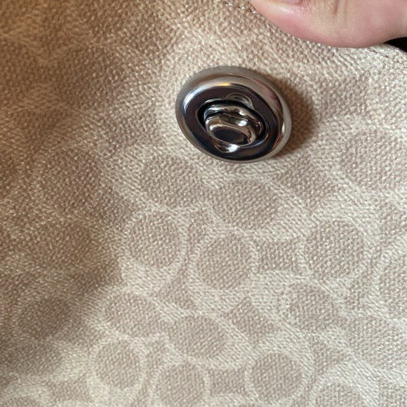 Coach Charlie Bucket shoulder Bag In Signature Canvas - Picture 16 of 17